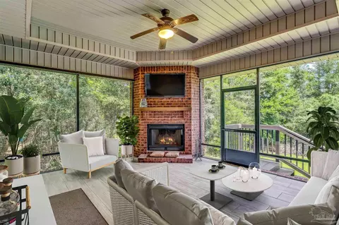 5965 Dahoon Dr, Pensacola, FL 32526