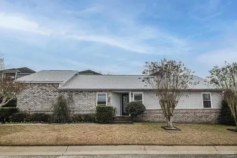 2044 Cambridge Cir, Pensacola, FL 32514