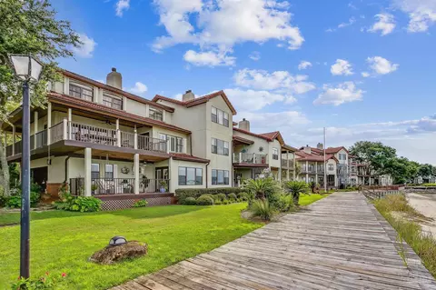 106 Baybridge Dr #106, Gulf Breeze, FL 32561