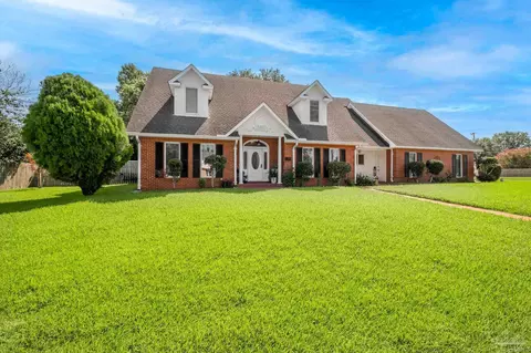 6300 Hermitage Dr, Pensacola, FL 32504