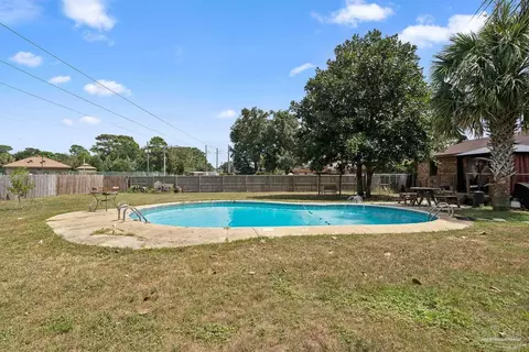 5602 Esperanto Dr, Pensacola, FL 32526