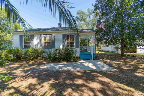 106 Leyte Dr, Pensacola, FL 32507