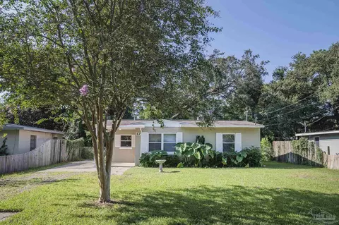 17 Randolph Dr, Pensacola, FL 32506