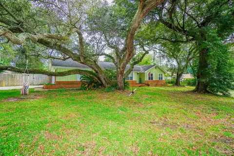 7112 Clydesdale Dr, Pensacola, FL 32506