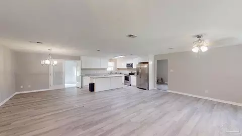 4637 Chumuckla Hwy, Pace, FL 32571