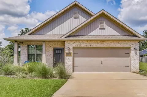 6614 Covington Cir, Pensacola, FL 32526