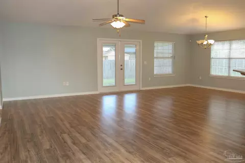 2455 Flintstone Dr, Cantonment, FL 32533 photo 9