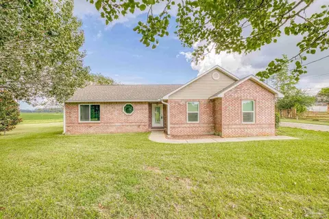5700 Chestnut Rd, Molino, FL 32577