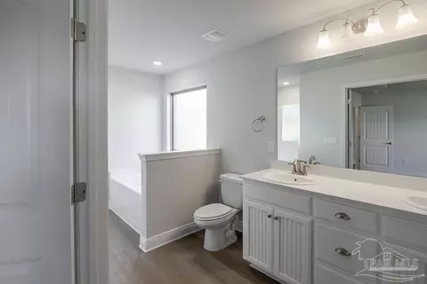 Bath - 5980 Parsonage Cir, Milton, FL 32570 photo 3 of 5