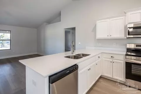 Kitchen - 5980 Parsonage Cir, Milton, FL 32570 photo 3 of 6