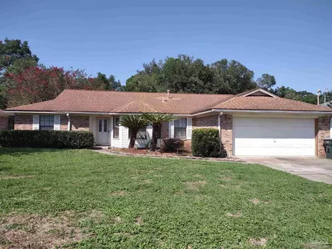 7402 St James Pl, Pensacola, FL 32506