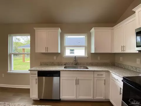 Kitchen - 5124 Hendricks Cir, Jay, FL 32565 photo 4 of 8
