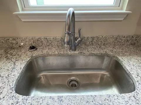 Bath - 5124 Hendricks Cir, Jay, FL 32565 photo 4 of 9