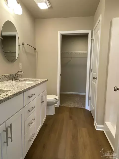 Bath - 5124 Hendricks Cir, Jay, FL 32565 photo 5 of 9