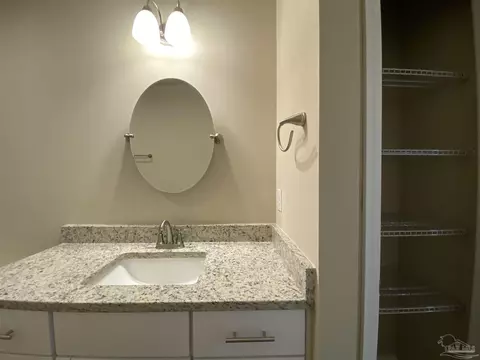 Bath - 5124 Hendricks Cir, Jay, FL 32565 photo 2 of 9