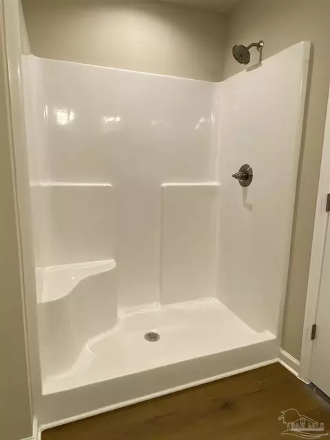 Bath - 5124 Hendricks Cir, Jay, FL 32565 photo 6 of 9