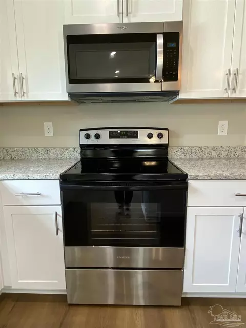 Kitchen - 5124 Hendricks Cir, Jay, FL 32565 photo 8 of 8