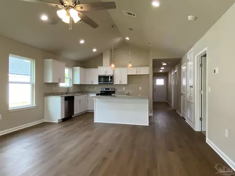 Kitchen - 5124 Hendricks Cir, Jay, FL 32565 photo 7 of 8