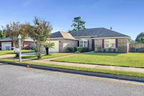 1946 Elodie Ln, Gulf Breeze, FL 32563