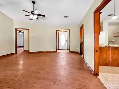 6440 Imperial Dr, Milton, FL 32570 photo 13