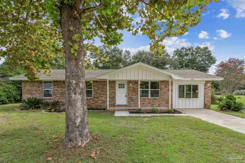 4716 Silcox Ln, Pace, FL 32571