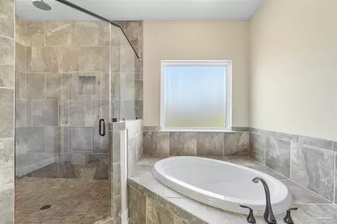 Bath - 2706 Tulip Hill Rd, Pace, FL 32571 photo 4 of 6