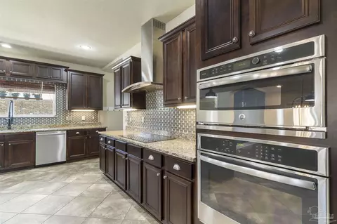 Kitchen - 2706 Tulip Hill Rd, Pace, FL 32571 photo 3 of 5