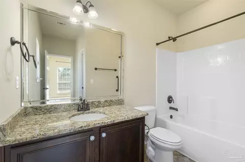 Bath - 2706 Tulip Hill Rd, Pace, FL 32571 photo 3 of 6