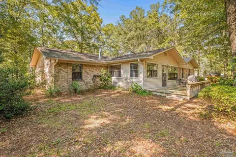410 Deerfoot Ln, Cantonment, FL 32533