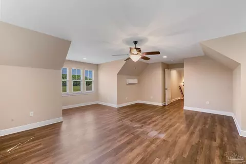 Bedroom - 9575 Chumuckla Springs Rd, Jay, FL 32565 photo 4 of 4