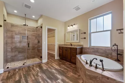 Bath - 9575 Chumuckla Springs Rd, Jay, FL 32565 photo 1 of 2