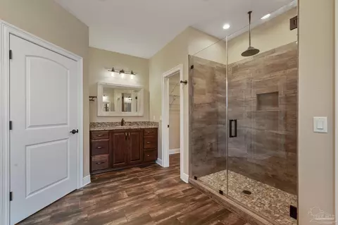 Bath - 9575 Chumuckla Springs Rd, Jay, FL 32565 photo 2 of 2