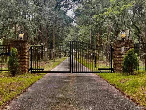4425 Berryhill Rd, Pace, FL 32571 photo 2