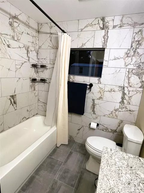 Bath - 6151 Old Pollard Rd, Jay, FL 32565 photo 3 of 11