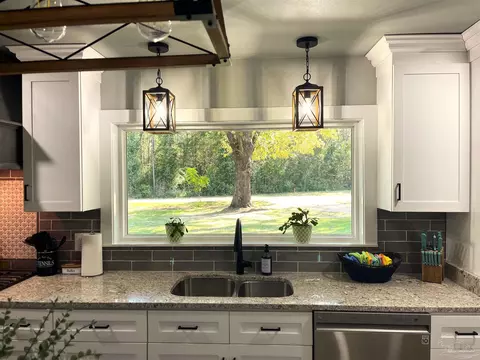 Kitchen - 6151 Old Pollard Rd, Jay, FL 32565 photo 3 of 8