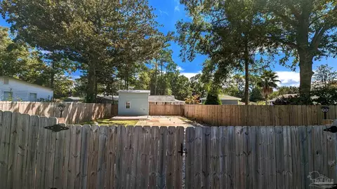 631 Escambia Dr, Lillian, AL 36549