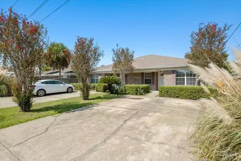 8476 Barrancas St #8476 & 8478, Navarre, FL 32566