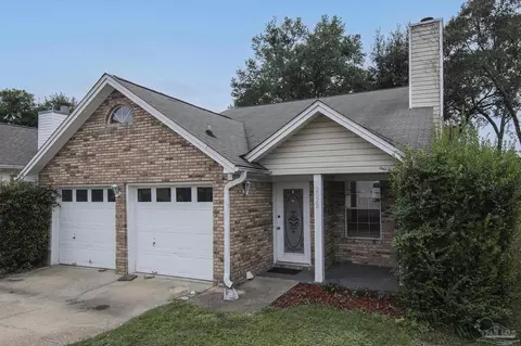 2028 Cambridge Cir, Pensacola, FL 32504