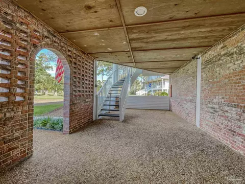 Exterior - 4758 Bayside Dr, Milton, FL 32583 photo 4 of 17
