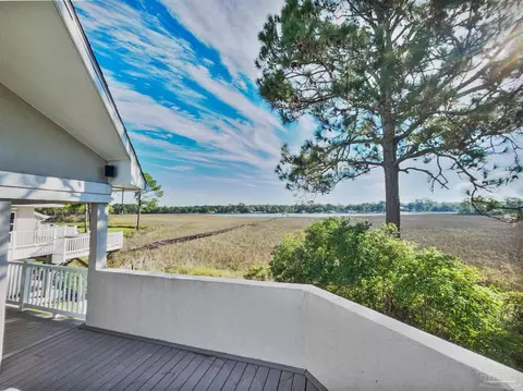 Exterior - 4758 Bayside Dr, Milton, FL 32583 photo 10 of 17