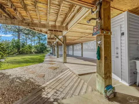 Exterior - 4758 Bayside Dr, Milton, FL 32583 photo 5 of 17