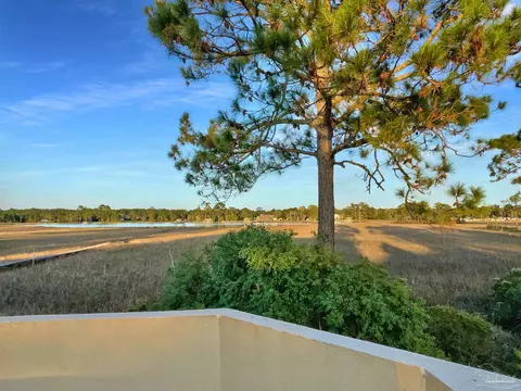 Exterior - 4758 Bayside Dr, Milton, FL 32583 photo 11 of 17