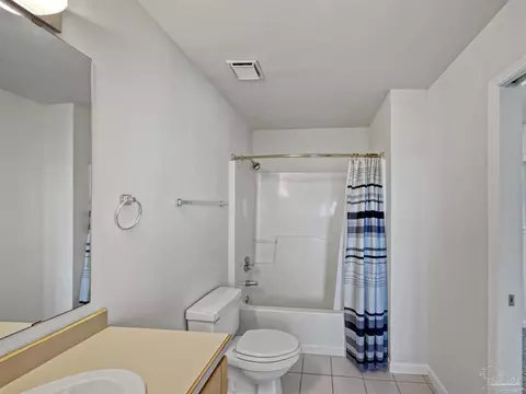 Bath - 4758 Bayside Dr, Milton, FL 32583 photo 4 of 4