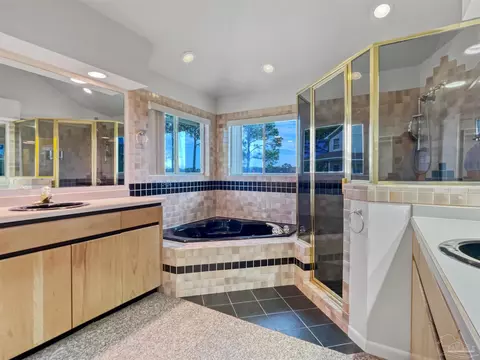 Bath - 4758 Bayside Dr, Milton, FL 32583 photo 1 of 4