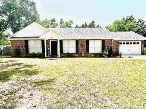 4811 Patriot Dr, Pace, FL 32571
