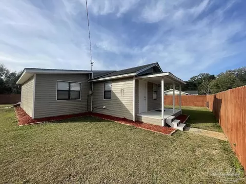 3904 Thornton St, Pace, FL 32571