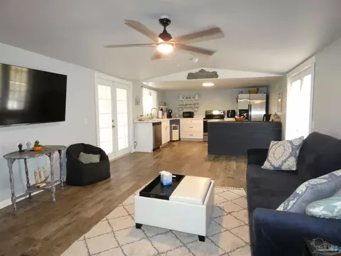 1760 Kell Rd, Gulf Breeze, FL 32563