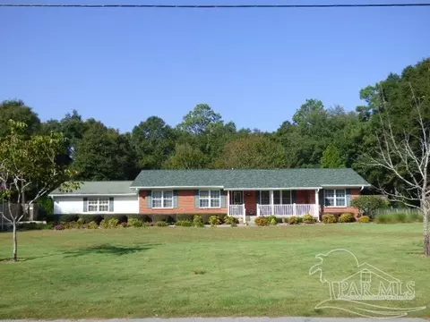 6433 Spruce St, Milton, FL 32570