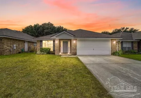 5049 Cocoa Dr, Pensacola, FL 32526