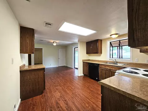 4352 Jernigan Rd, Pace, FL 32571 photo 9